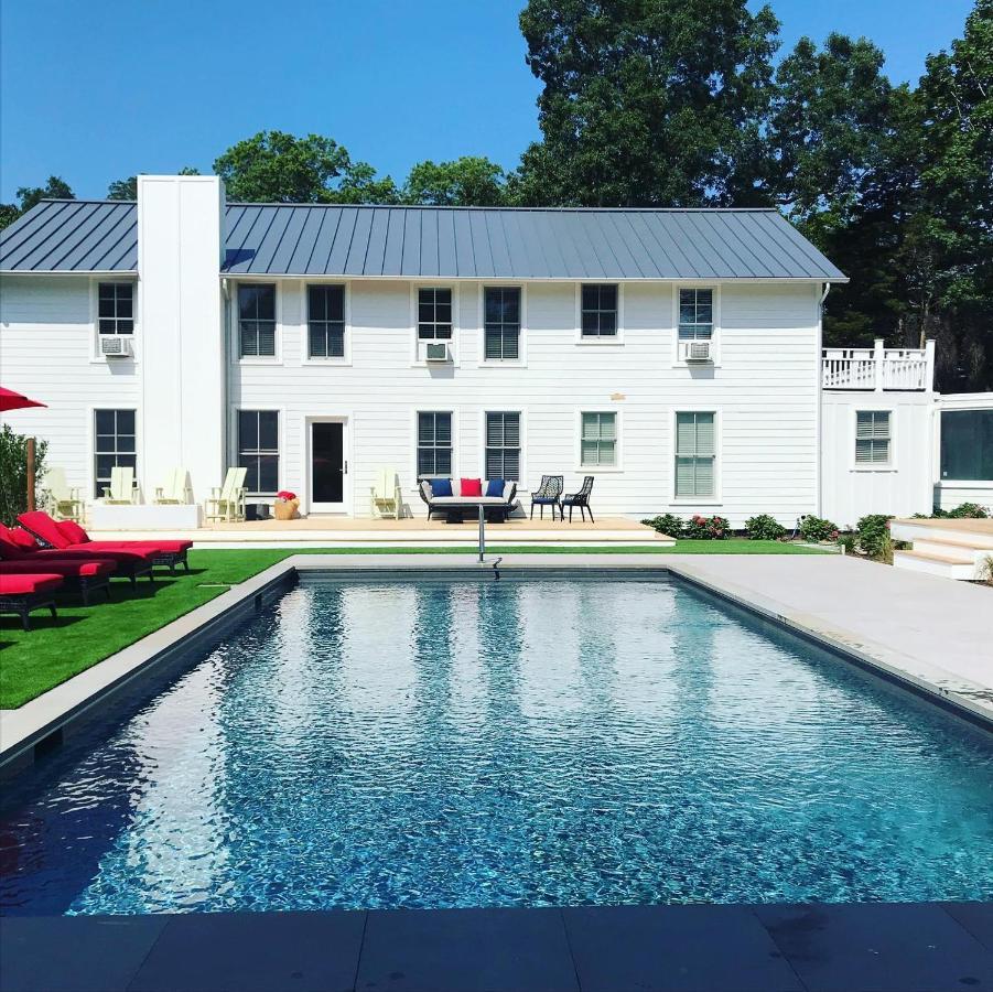 Seven Resort Style Inn Near Beach Shelter Island Heights Exterior photo